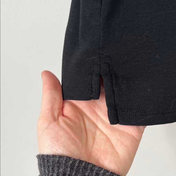 J. Jill Black V-Neck Sleeveless Top - Picture 5 of 5